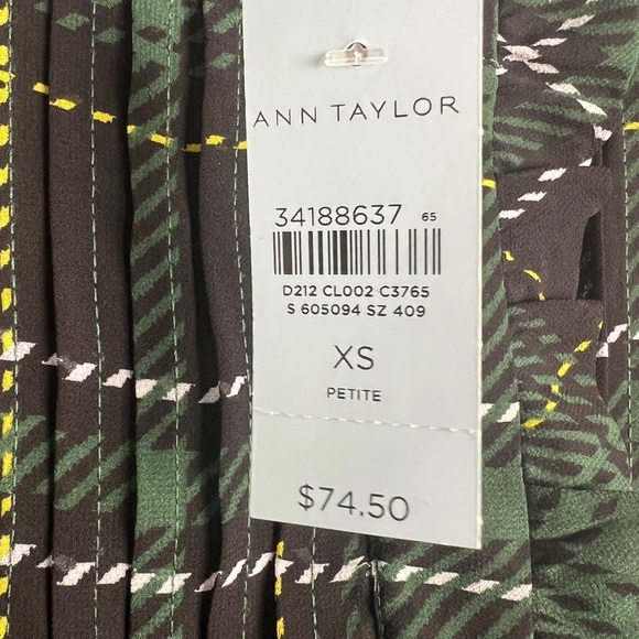 NEW Ann Taylor Petite Sz XS Green Plaid Ruffle Pintuck Sleeveless Blouse Top - Picture 8 of 10